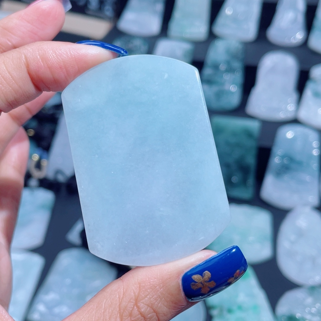 翡翠未镶嵌颈饰无事牌