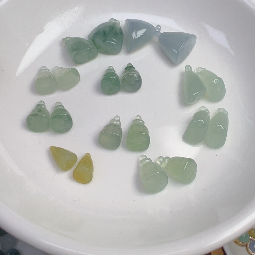 翡翠散珠价格不同 莲蓬一对