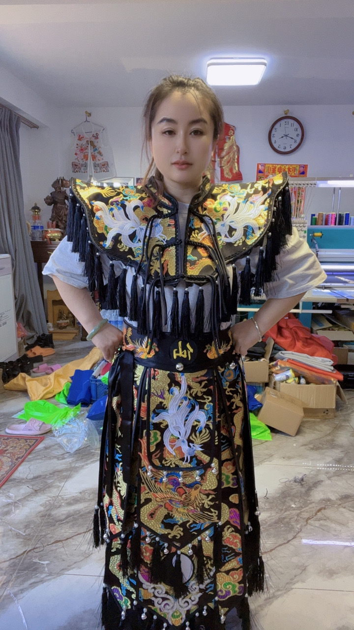 精品刺绣九尾狐战裙