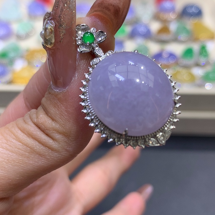 翡翠颈饰18K金镶嵌翡翠