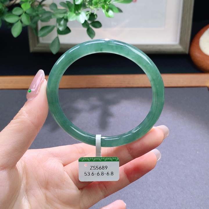 翡翠手镯未镶嵌天然翡翠手镯