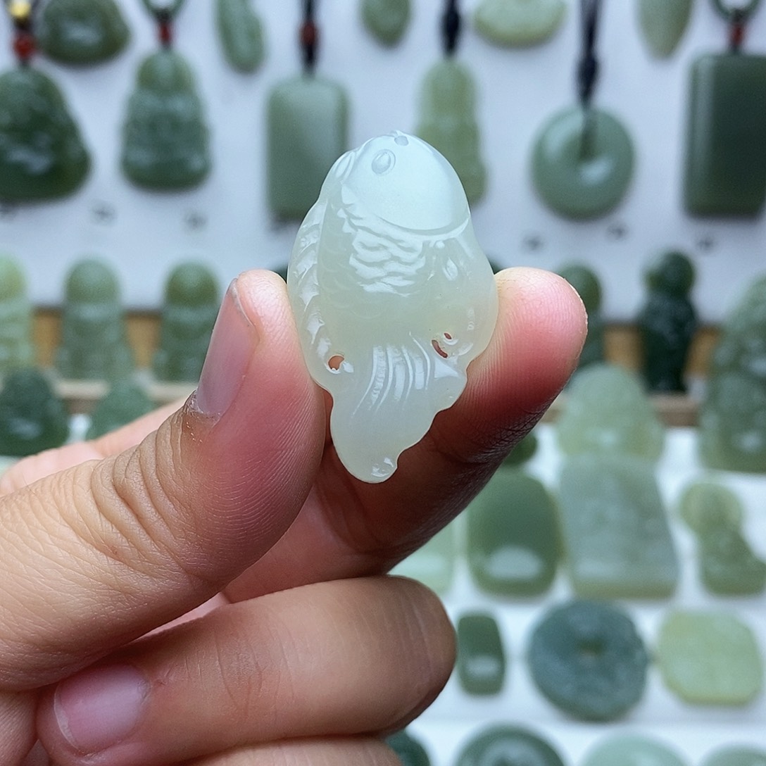 和田玉未镶嵌颈饰