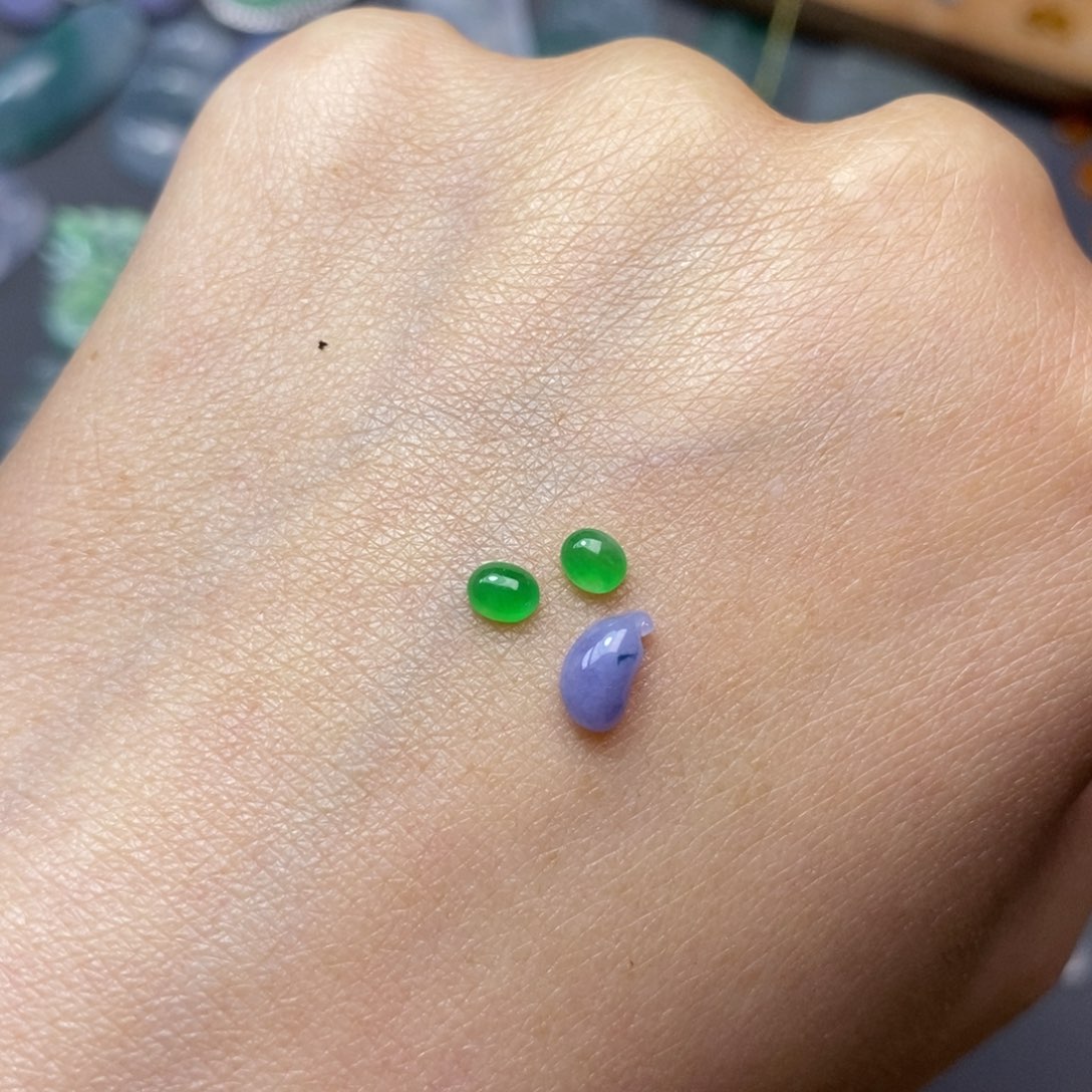 い***ゝ翡翠未镶嵌颈饰翡翠