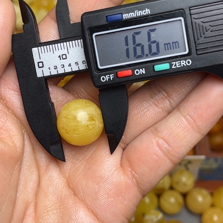 S****蜜蜡未镶嵌珠宝奇石天然蜜蜡散珠微瑕一粒