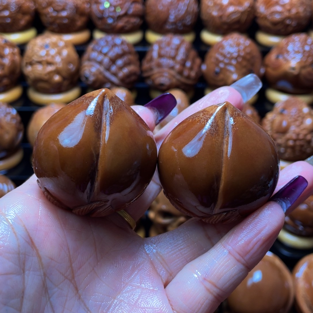 大***王把件橄榄核橄榄球