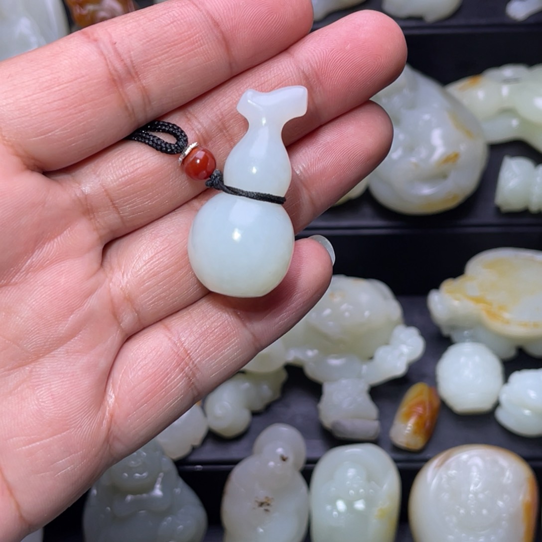 和田玉颈饰未镶嵌E**e