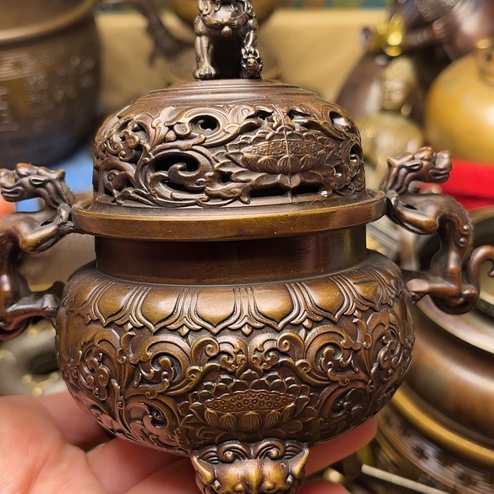 精美铜器批发档口