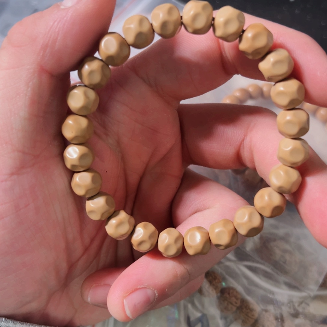 猴头核桃手串奶酪