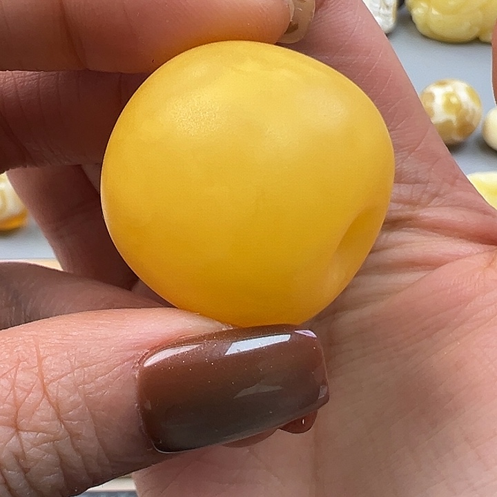 蜜蜡未镶嵌珠宝奇石