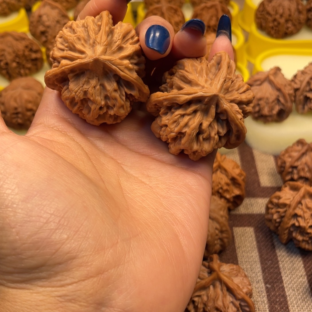 西***海文玩核桃吊坠帝王三棱