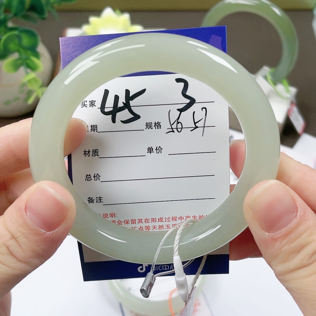 【闪购商品】和田玉手镯未镶嵌