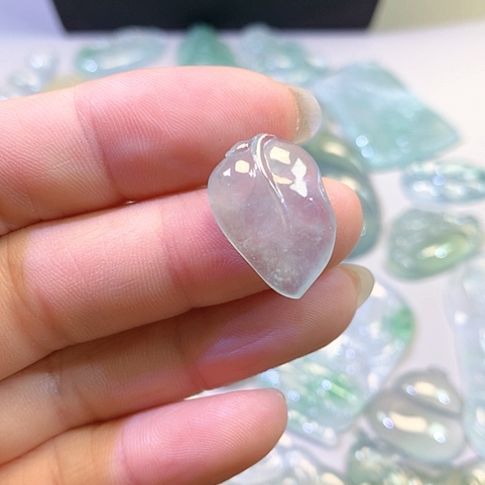 翡翠颈饰未镶嵌8888888888888888