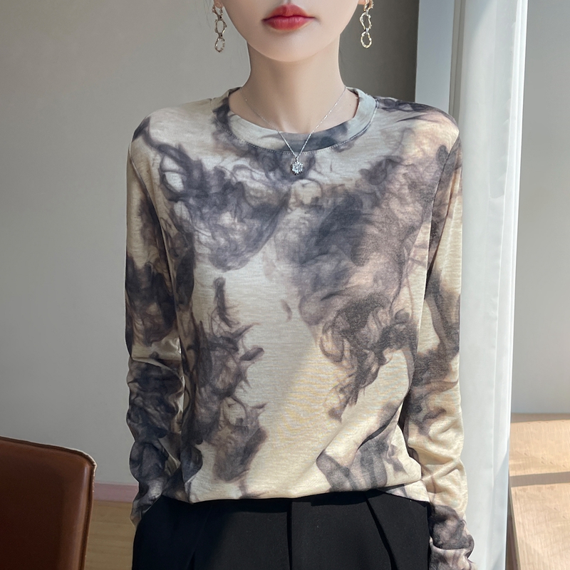 晕染圆领印花长袖打底衫百搭显瘦上衣时尚休闲内搭