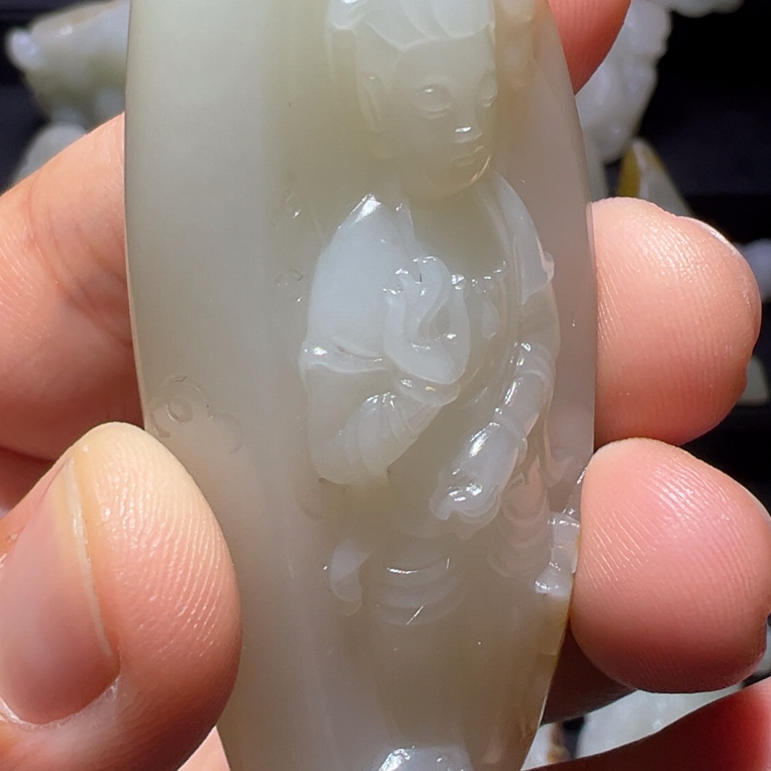 敬***君和田玉未镶嵌颈饰