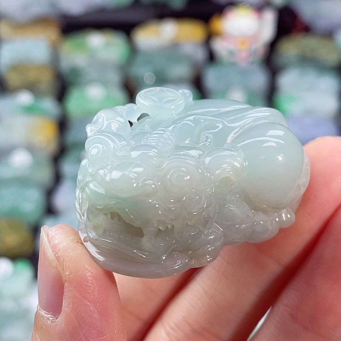 颈饰未镶嵌翡翠天然