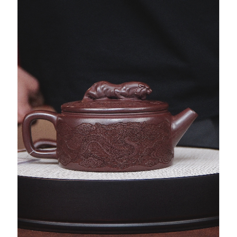 宜兴紫砂 卧虎藏龙汉瓦 石红 450毫升 李亚阳