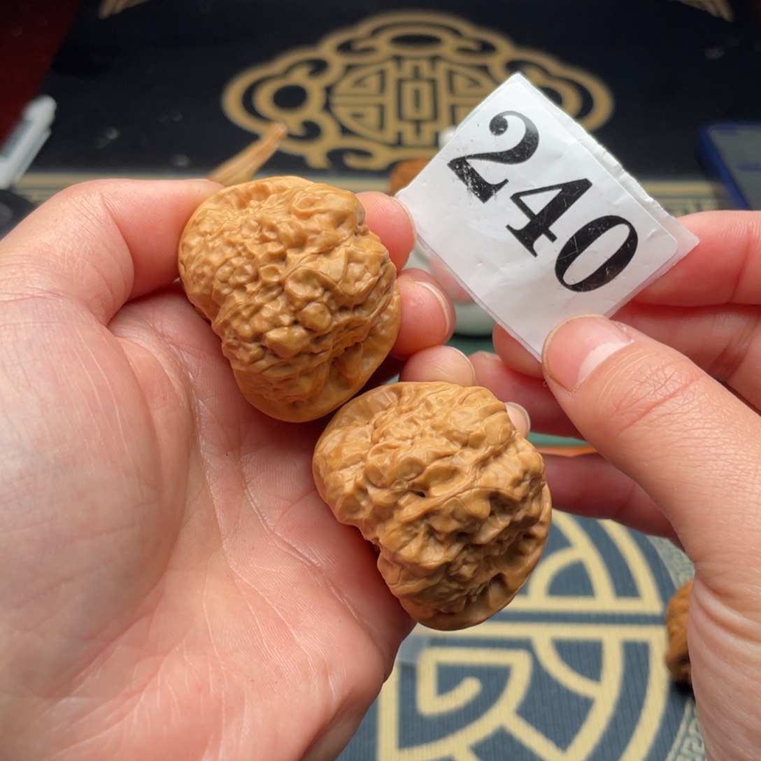 桃核吊坠40蛤蟆头240号～