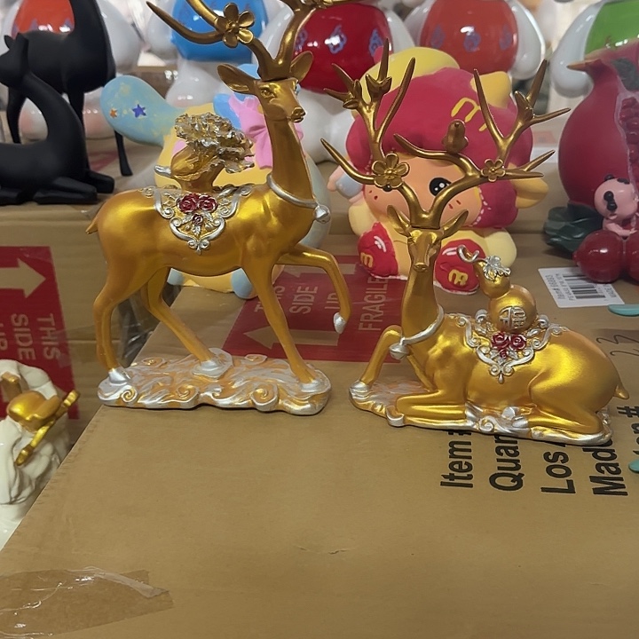 树脂金色实心鹿30-23公分