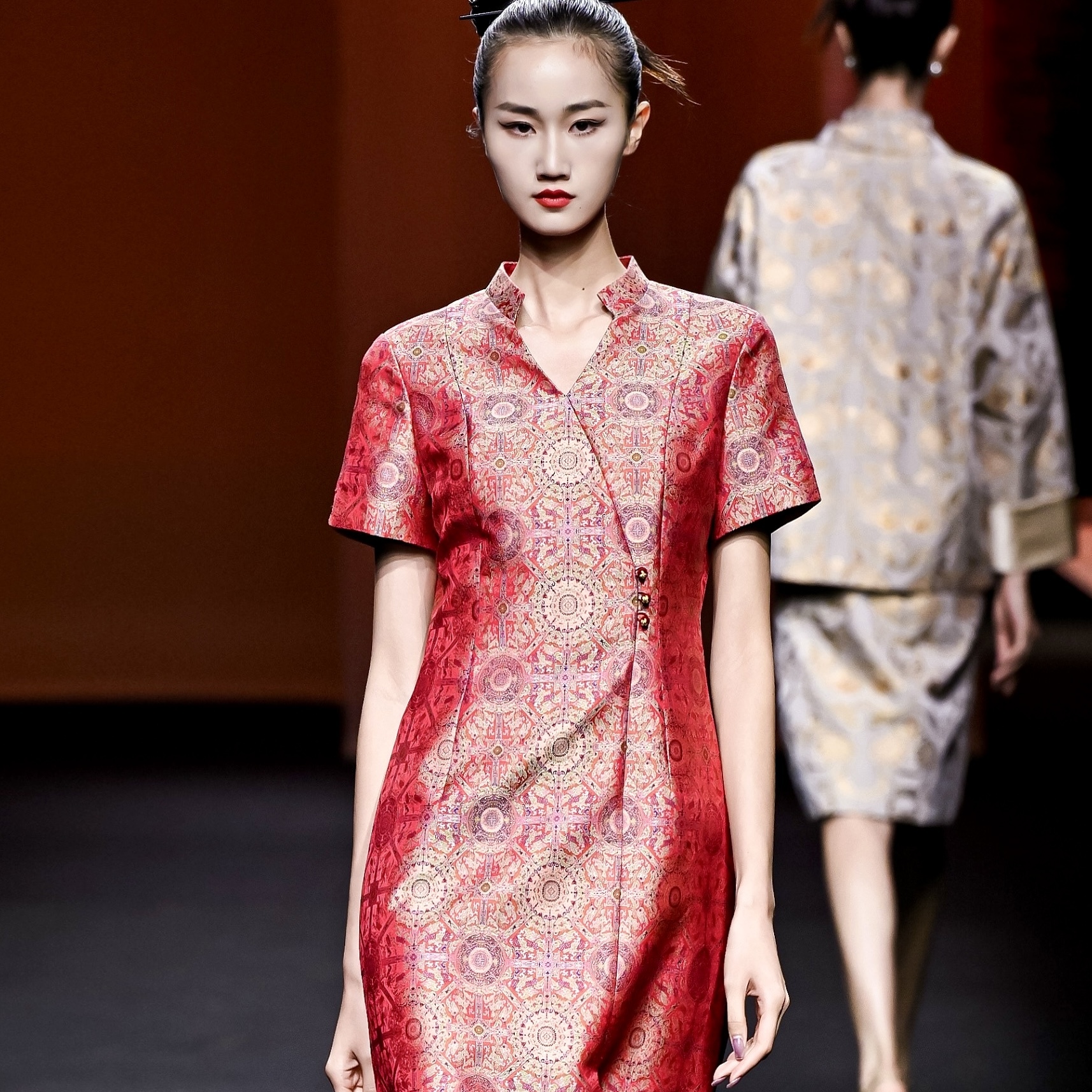 希琳【上久楷八达晕】高贵V领旗袍连衣裙CD2167590