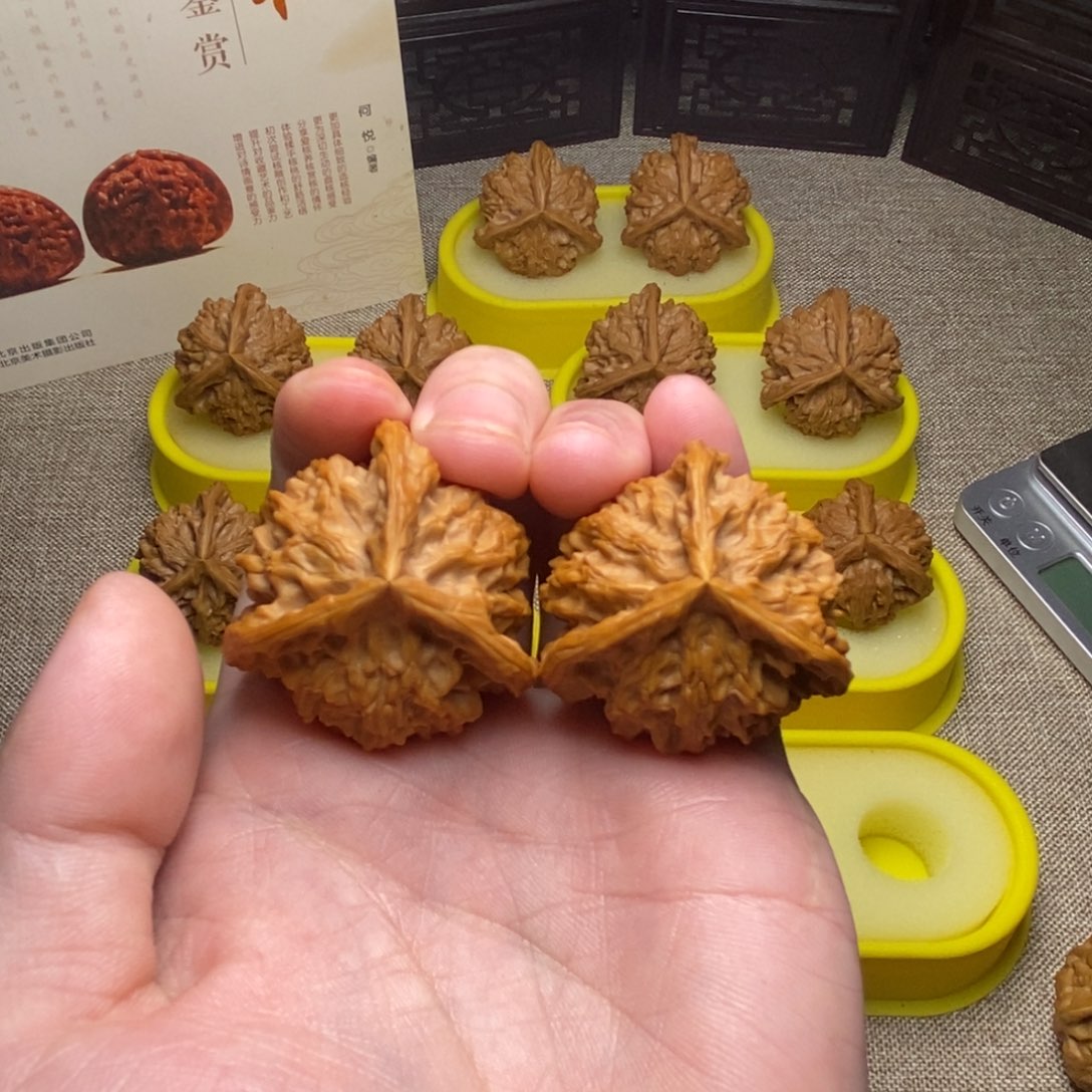 ****尘文玩核桃吊坠盘山三棱37