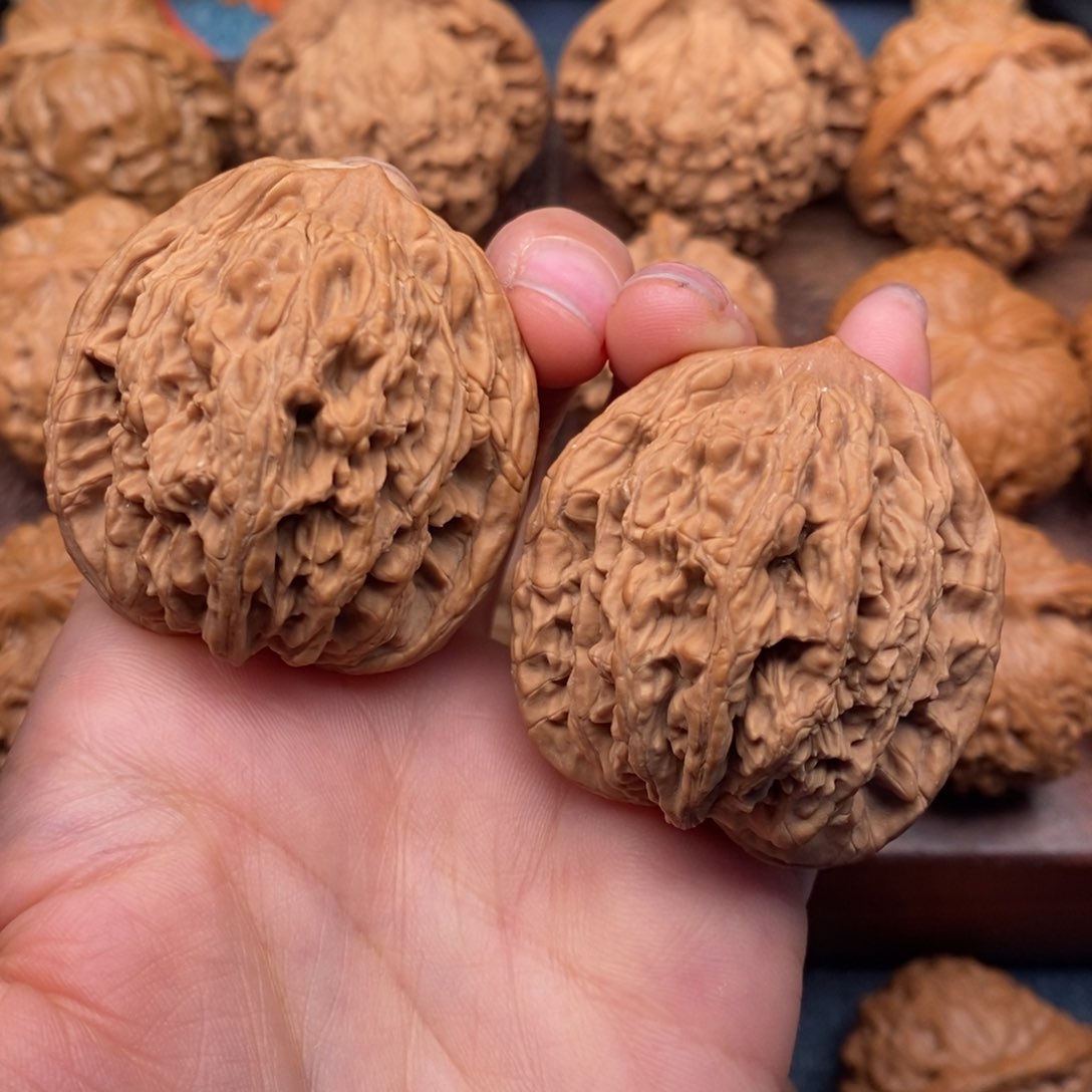 文玩核桃把件41全品，粗筋虎头