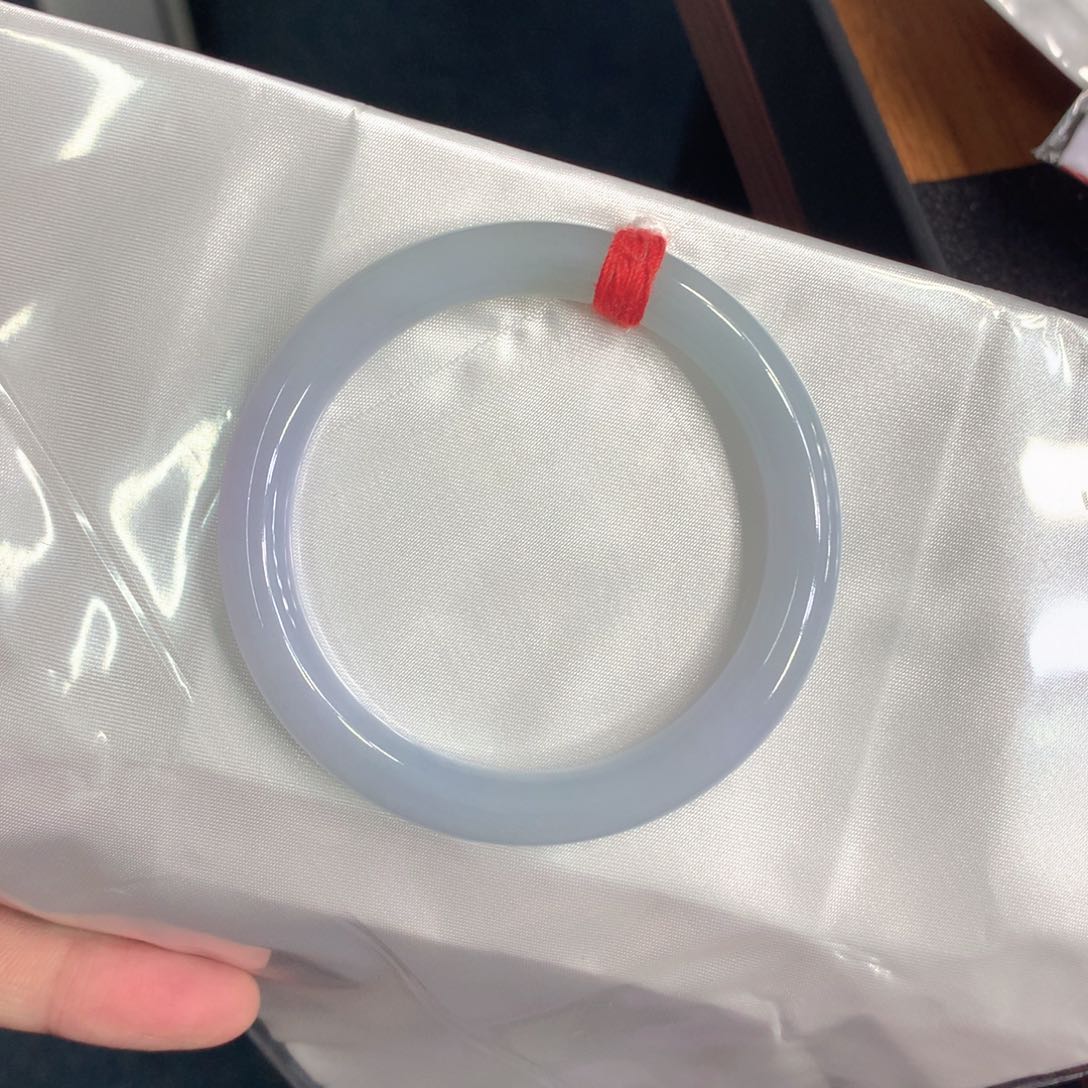 翡翠手镯（圆镯）未镶嵌翡翠