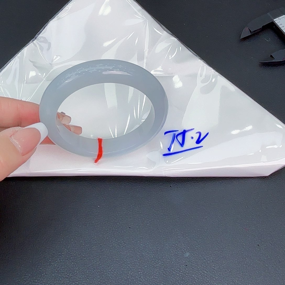 翡翠手镯未镶嵌手镯