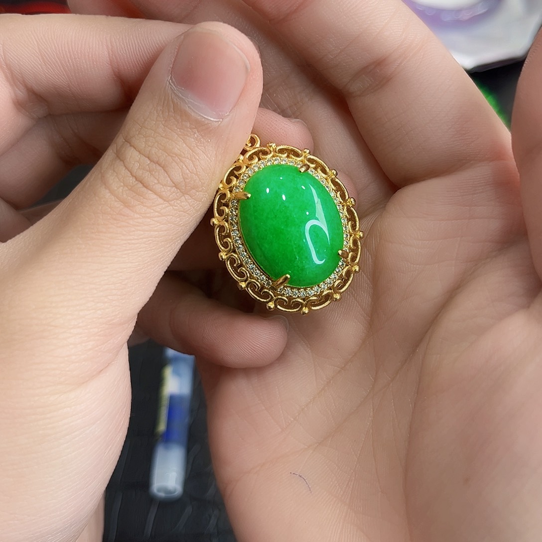 翡翠手镯未镶嵌多样性