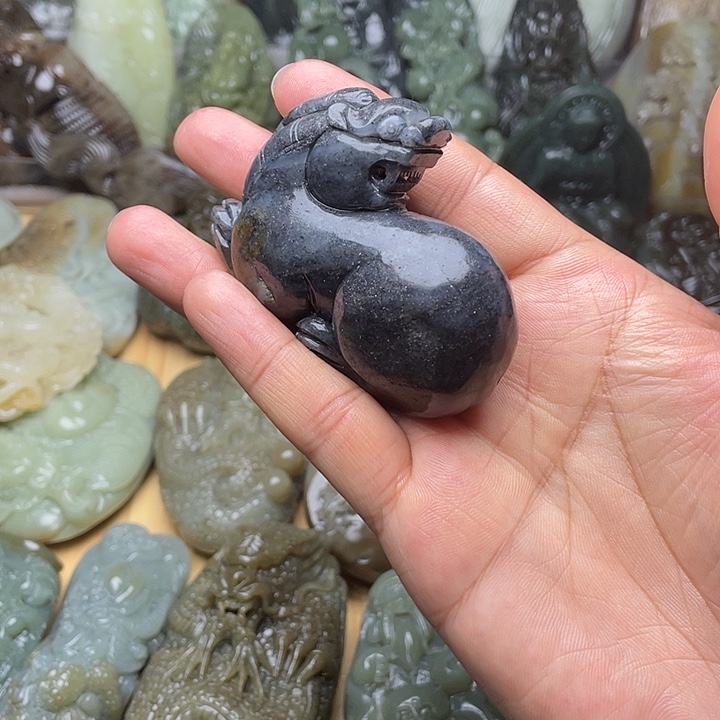 *****和田玉未镶嵌挂件