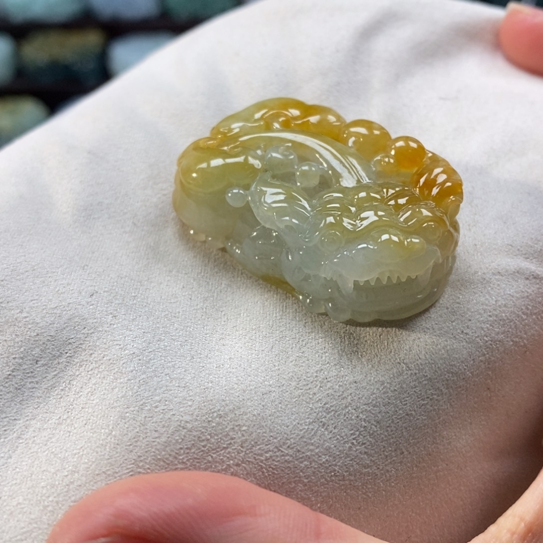 翡翠未镶嵌颈饰天然翡翠吊貔貅