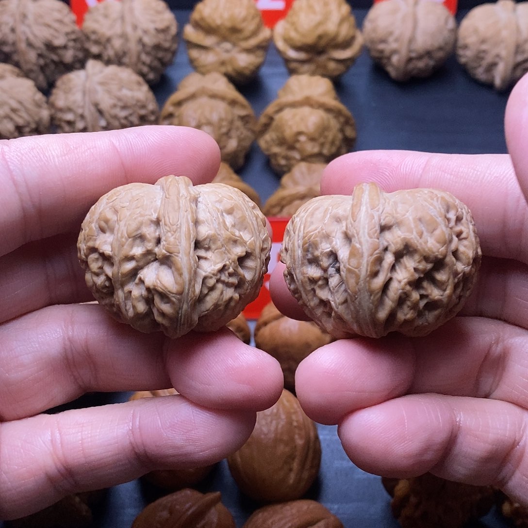 把件文玩核桃元宝 手抓元宝招财进包 手工精配 原皮原色 高端精品