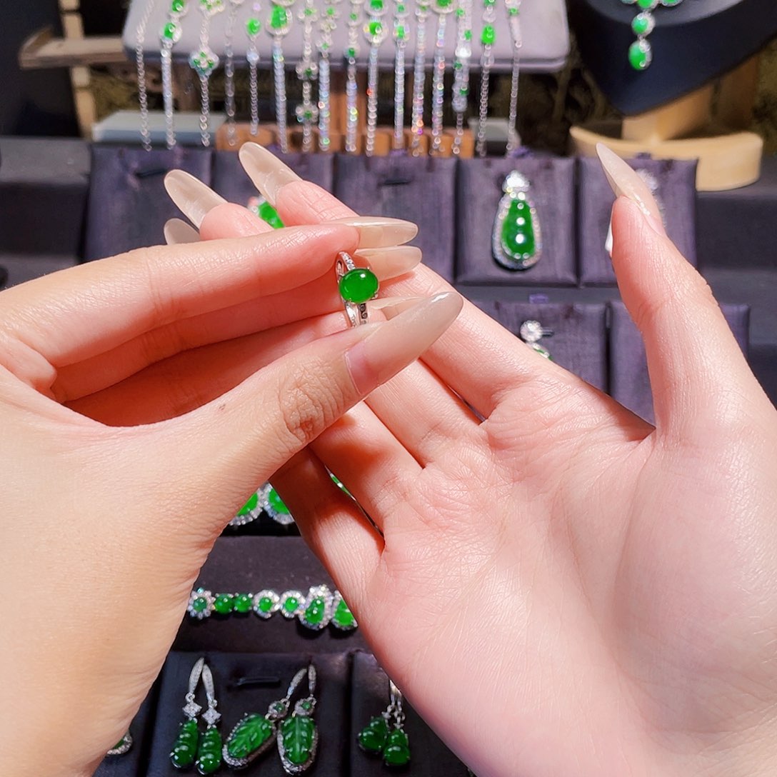 Y***—翡翠银S925镶嵌戒指戒指