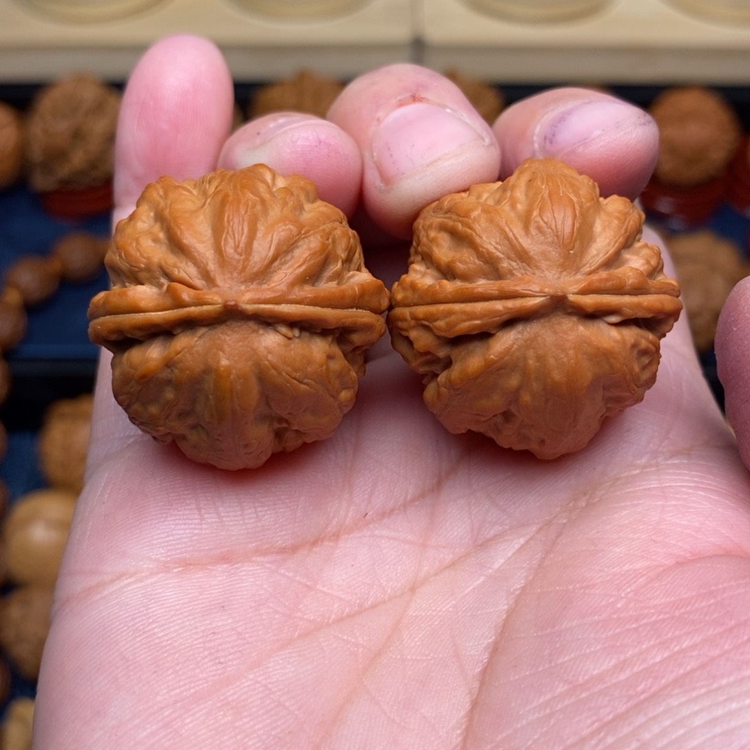 文玩核桃把件悠***云手捻