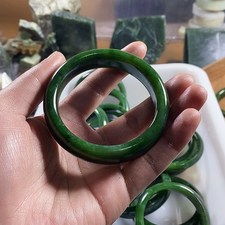 和田玉（糖玉）珠宝半成品未镶嵌魔*三