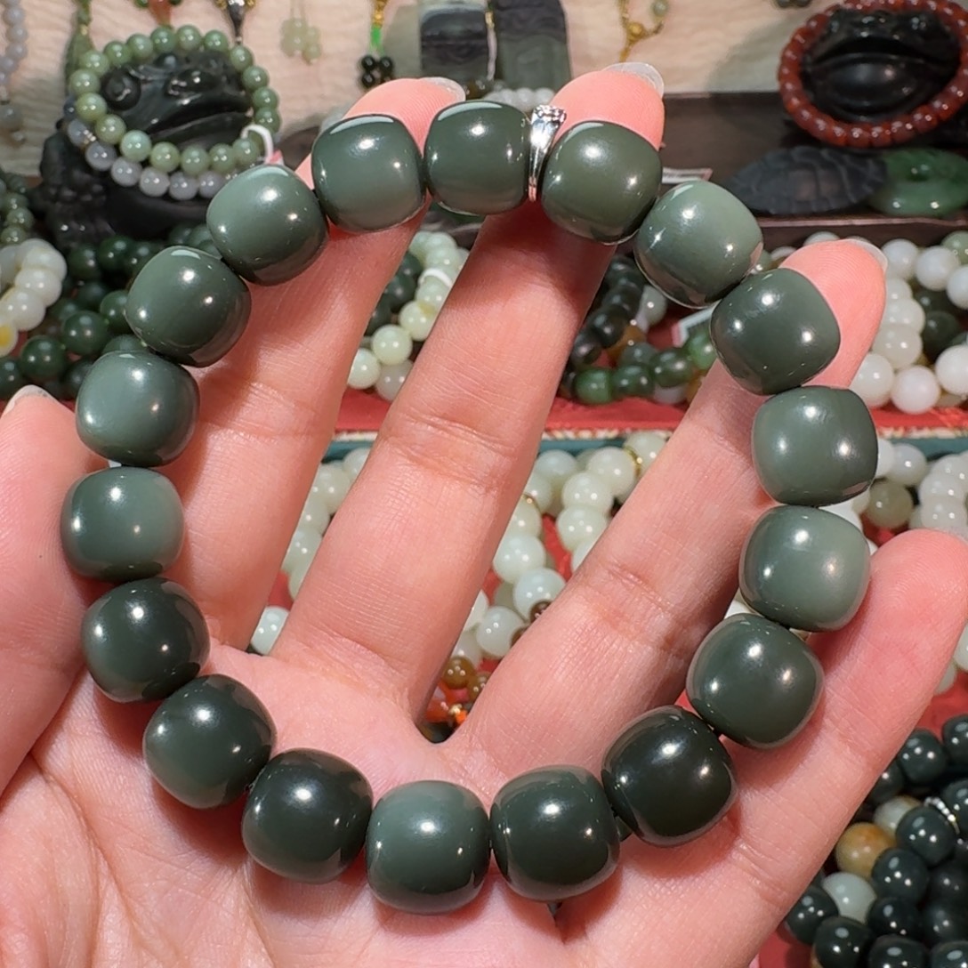 一***️和田玉未镶嵌手链