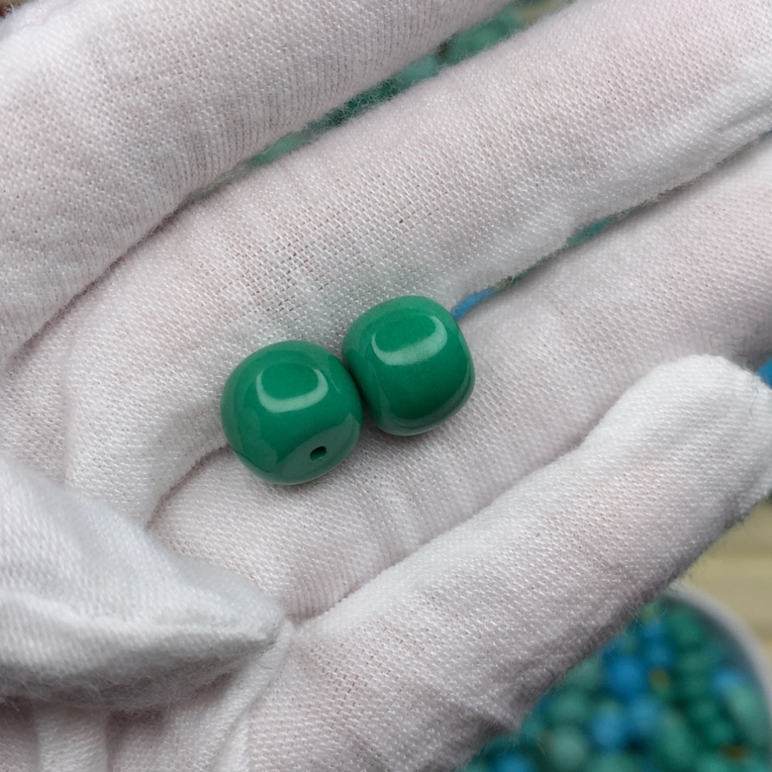 新品福利价 玻璃瓷深绿俏色老型珠尺寸10