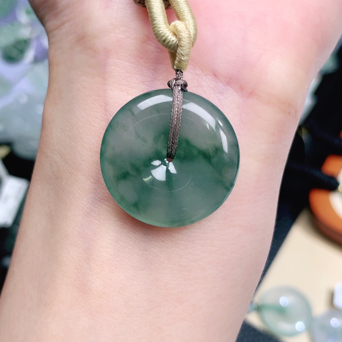 翡翠未镶嵌颈饰扣子