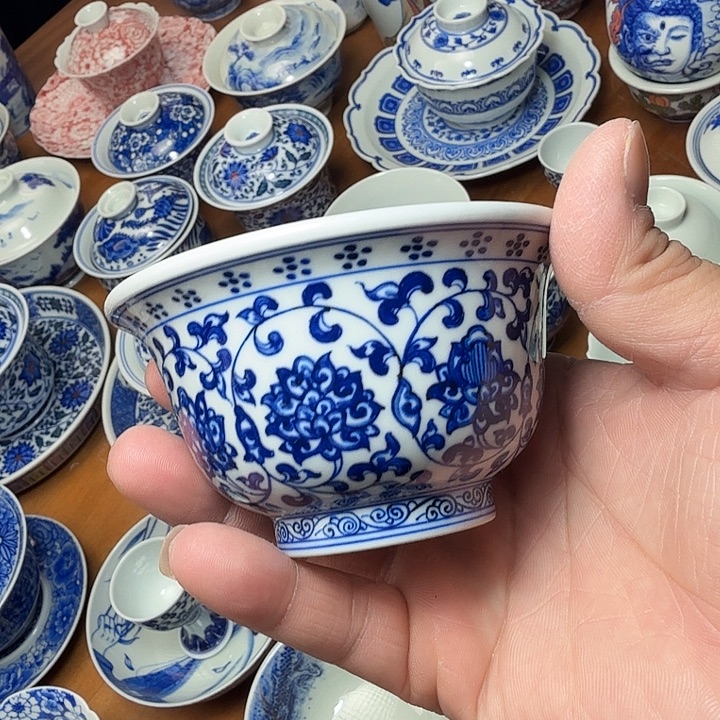 手绘缠枝莲压手杯