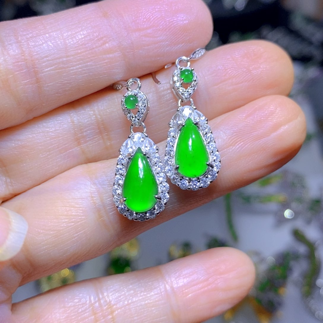 翡翠颈饰银S925镶嵌天然翡翠