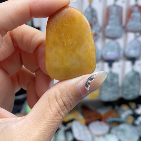 翡翠颈饰未镶嵌翡翠