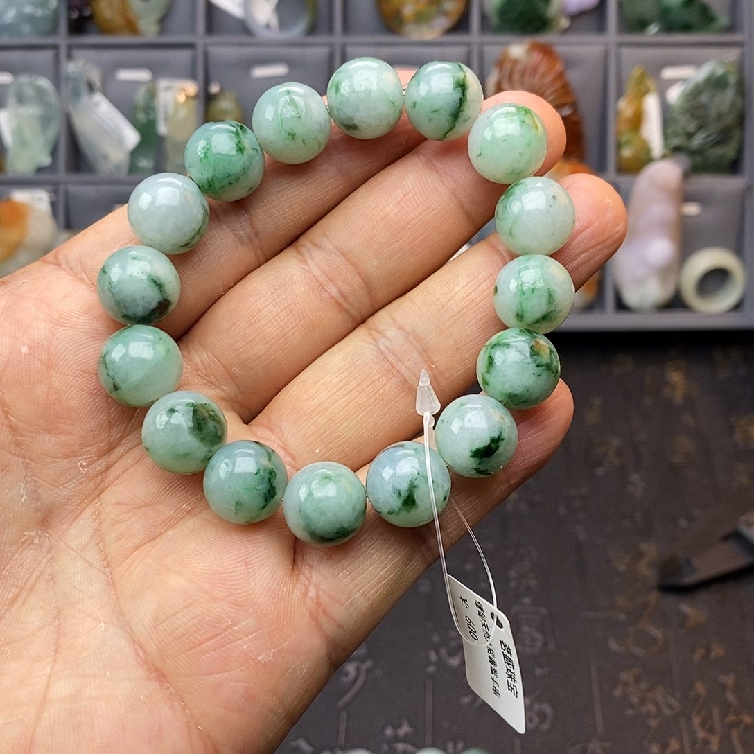 翡翠手串未镶嵌飘花