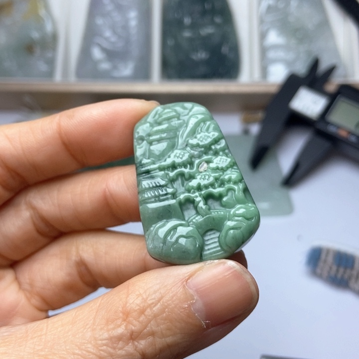 翡翠未镶嵌挂件翡翠