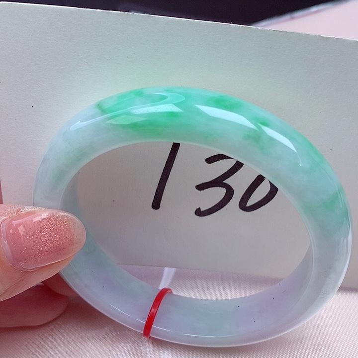 翡翠手镯未镶嵌翡翠