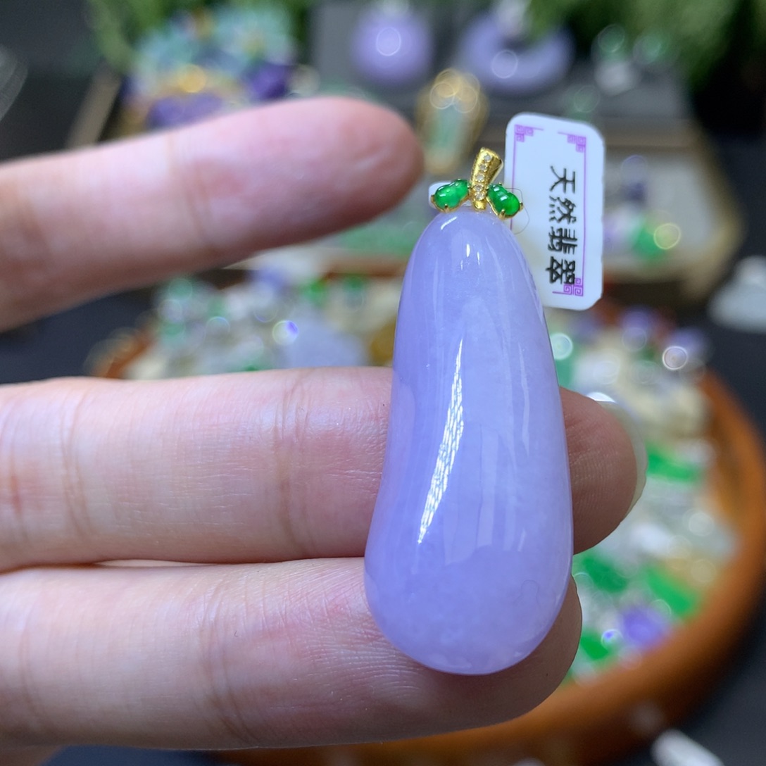 颈饰18K金镶嵌翡翠