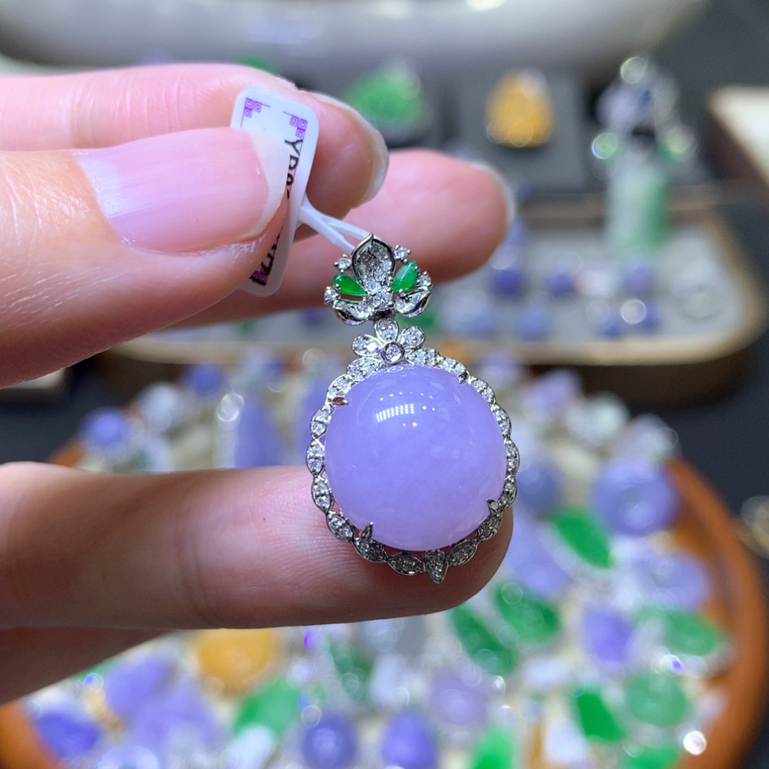 【闪购商品】翡翠颈饰18K金镶嵌翡翠吊坠项链