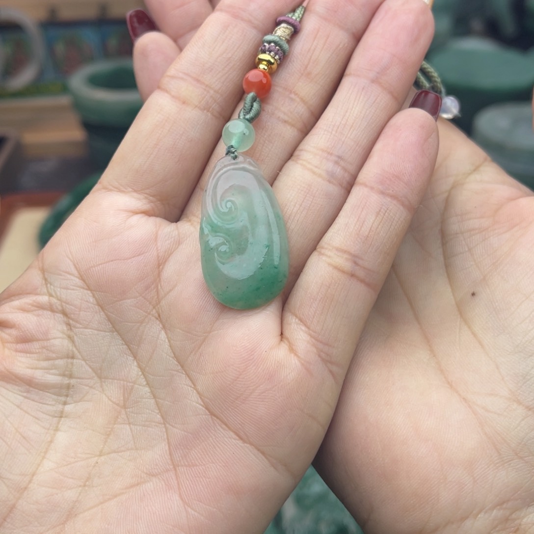 石英质玉颈饰未镶嵌