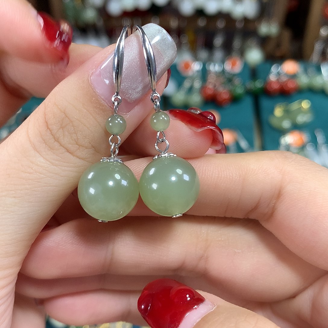 和田玉银S925镶嵌耳饰天然卡12mm左右