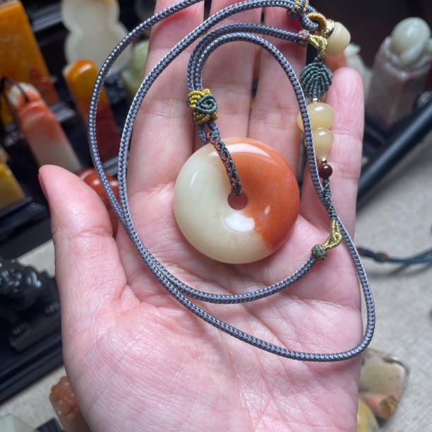 瓜瓤红平安扣挂件