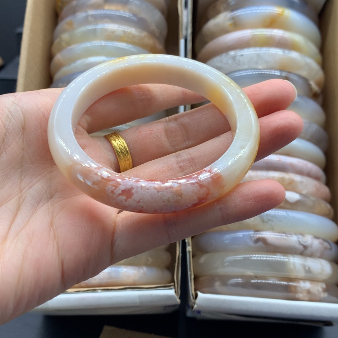 【闪购商品】玛瑙/玉髓手镯未镶嵌快**球