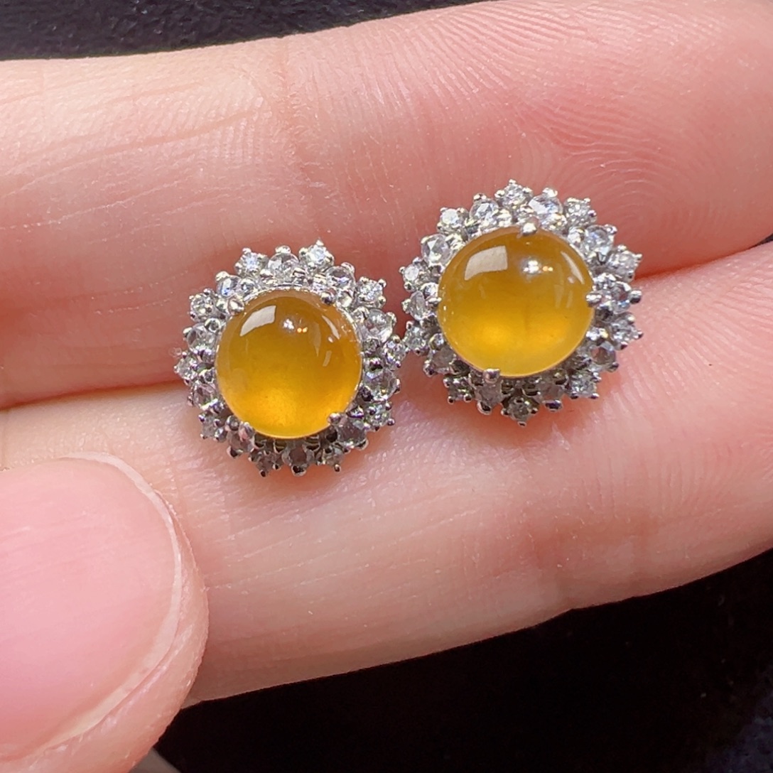 18K金镶嵌翡翠耳饰耳钉5.7正圆